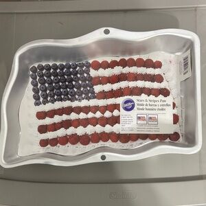 Wilton Patriotic Flag Cake Pan